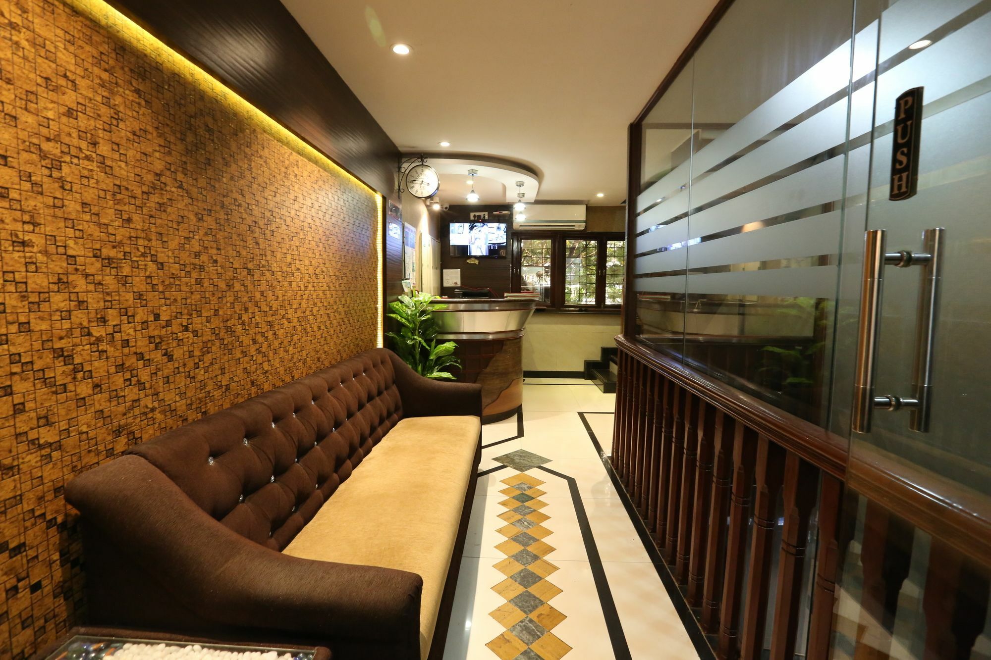 Hotel Happyland Mumbai Exterior photo