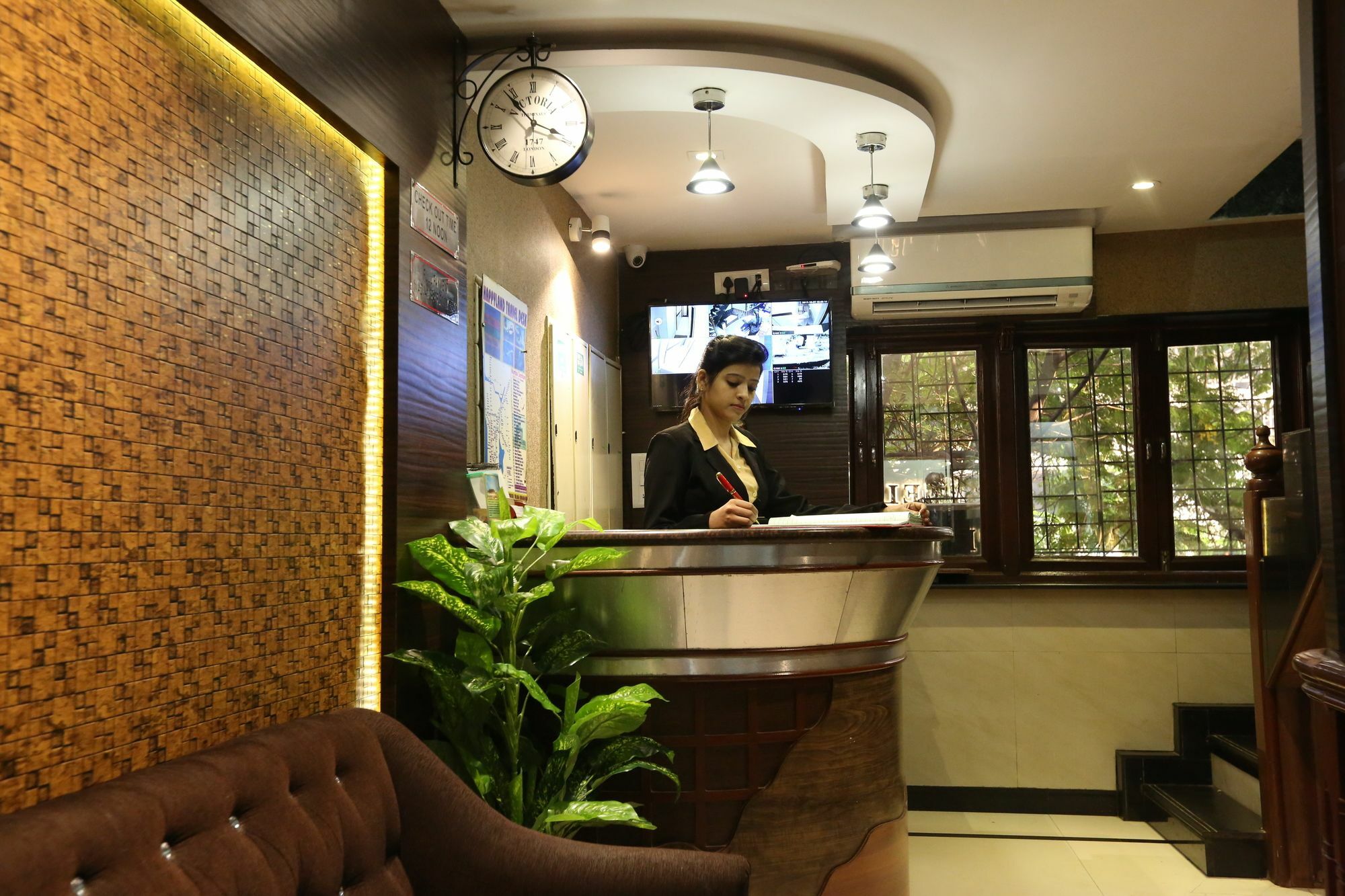 Hotel Happyland Mumbai Exterior photo