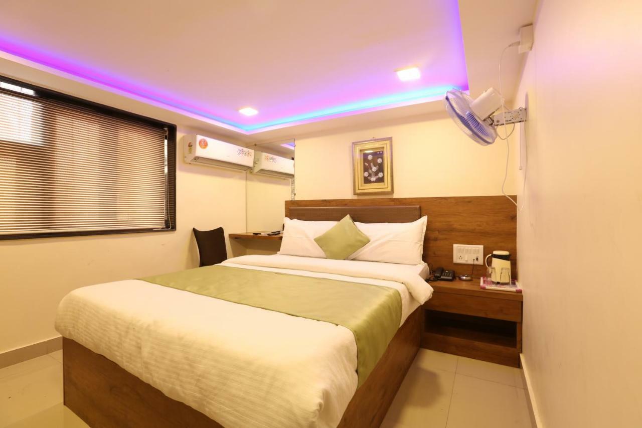 Hotel Happyland Mumbai Exterior photo