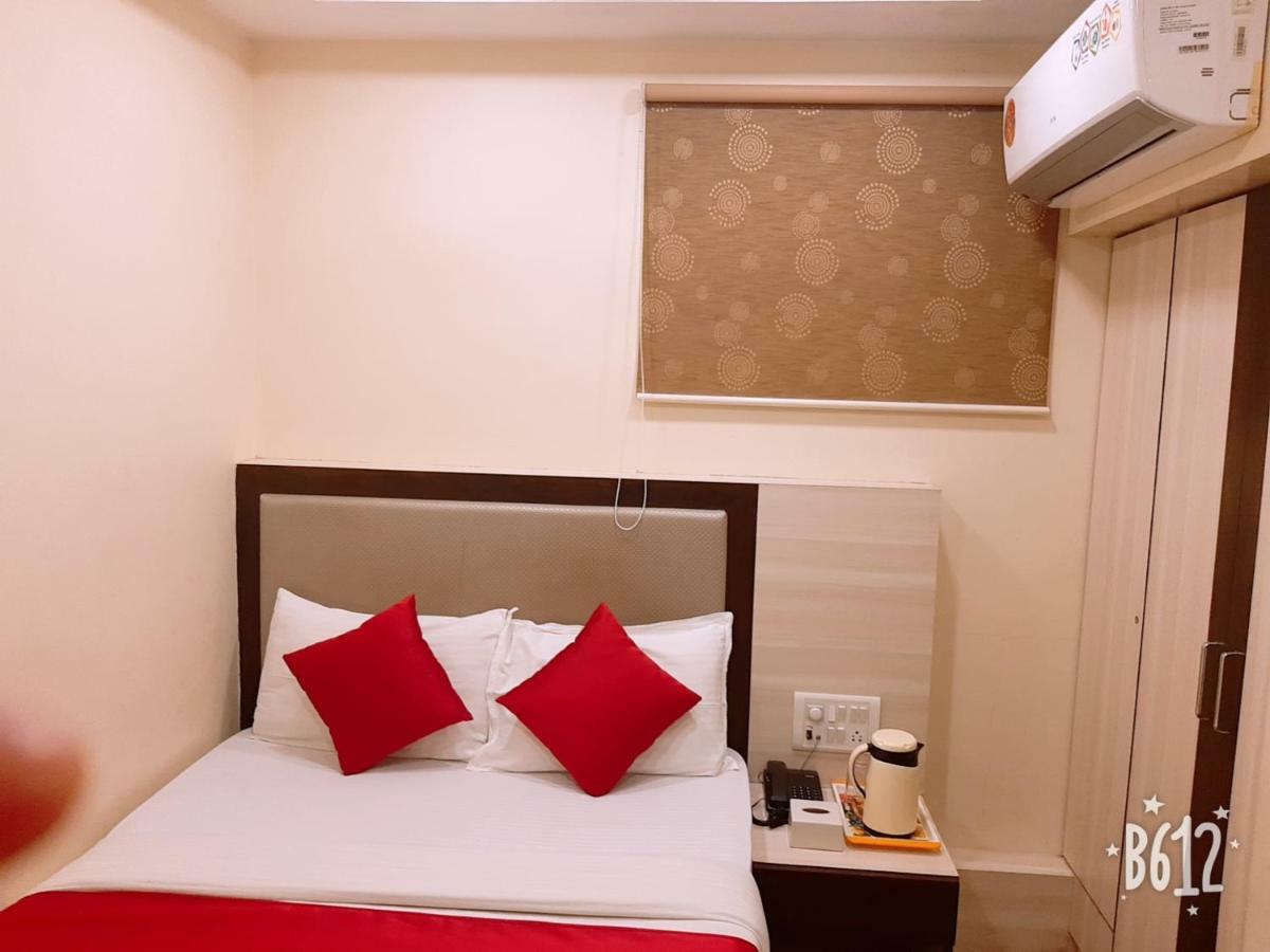 Hotel Happyland Mumbai Exterior photo