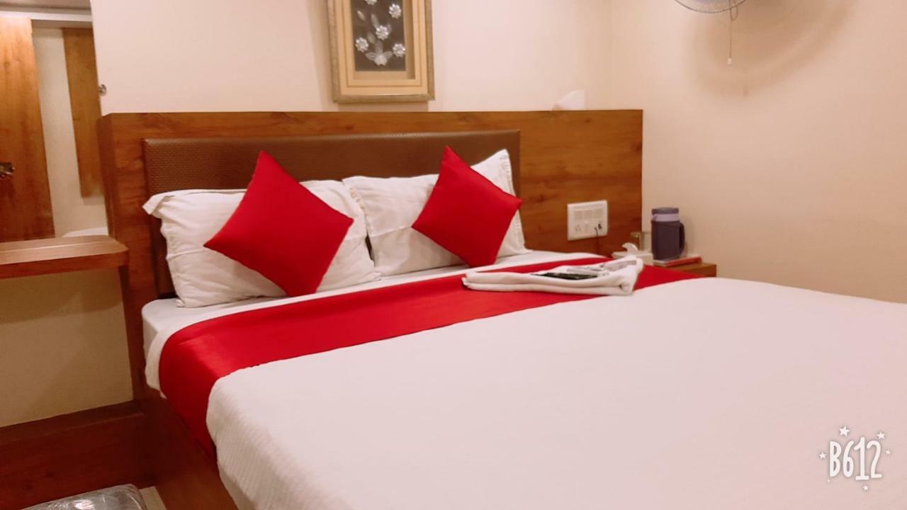 Hotel Happyland Mumbai Exterior photo