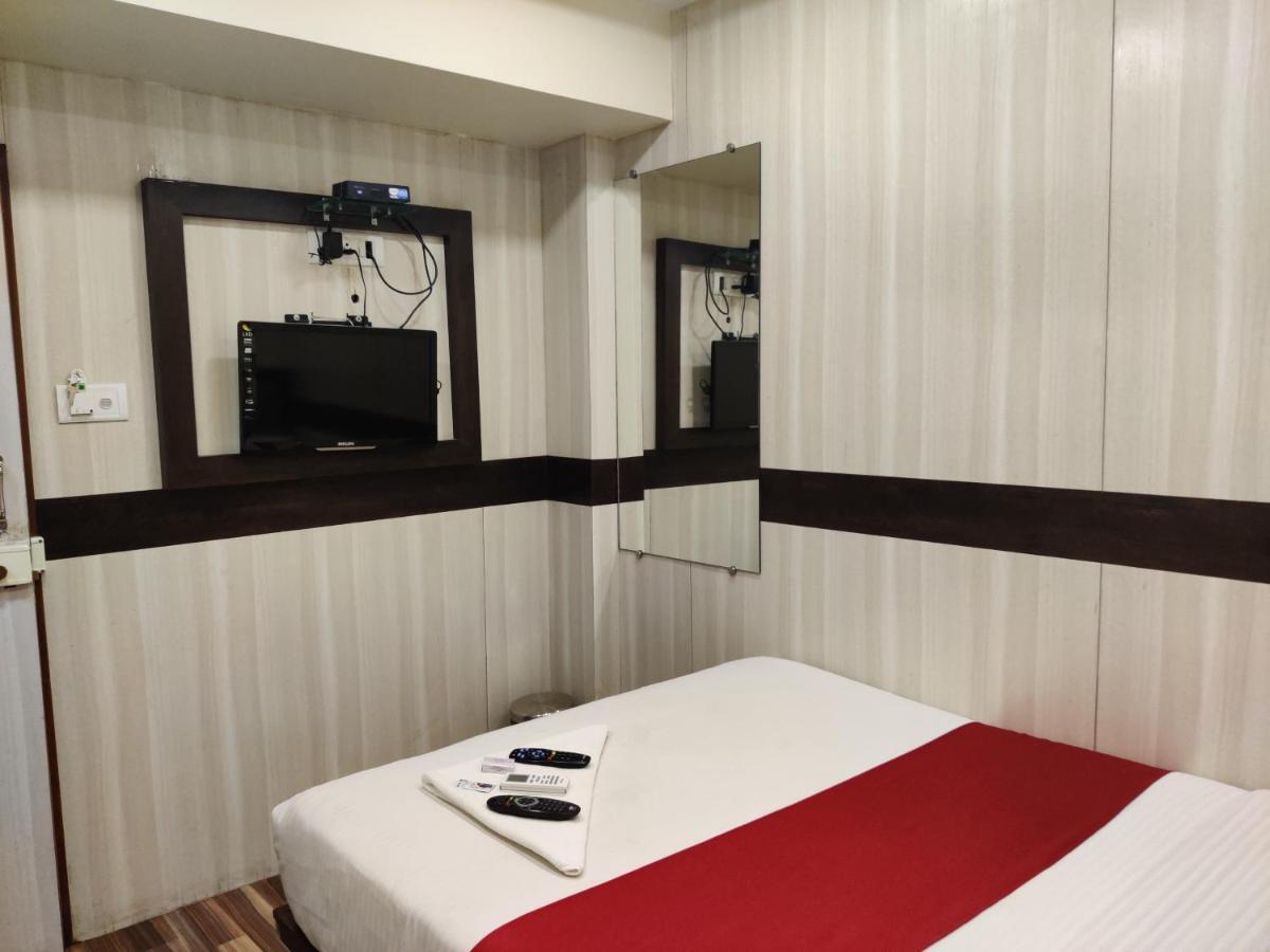 Hotel Happyland Mumbai Exterior photo