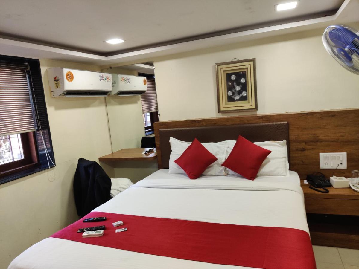 Hotel Happyland Mumbai Exterior photo