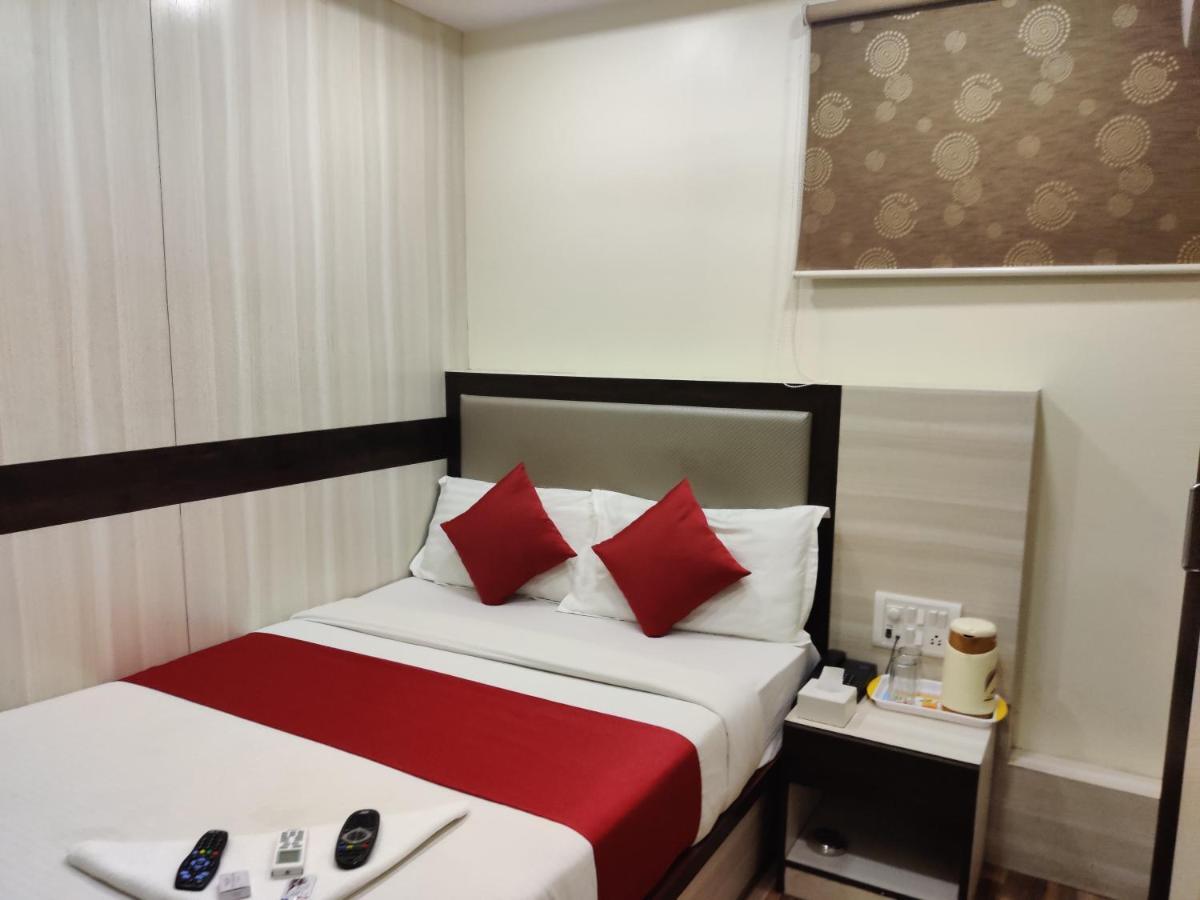 Hotel Happyland Mumbai Exterior photo
