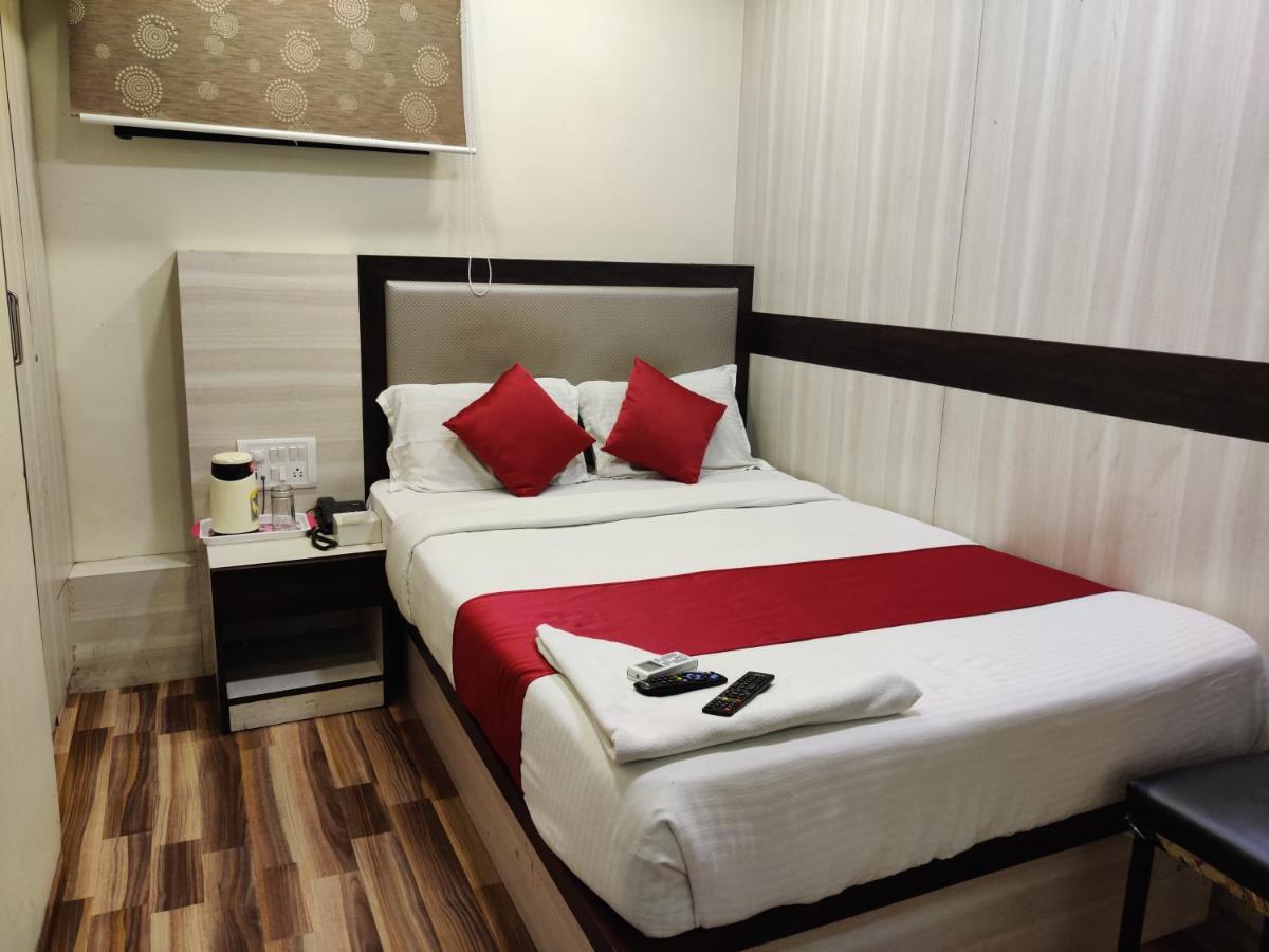 Hotel Happyland Mumbai Exterior photo